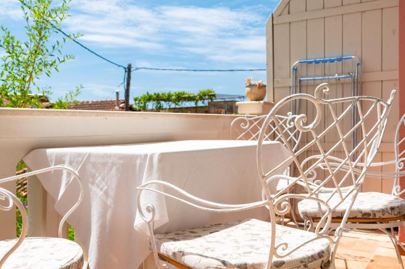 Dimitra's Garden - Holiday Apartments - image 9