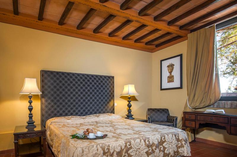 Superior One-Bedroom Apartment - Separate Building image 4