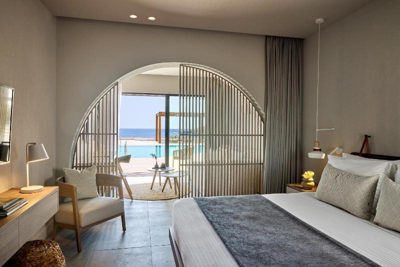 Open Plan Suite with Sea View & Sharing Pool image 1