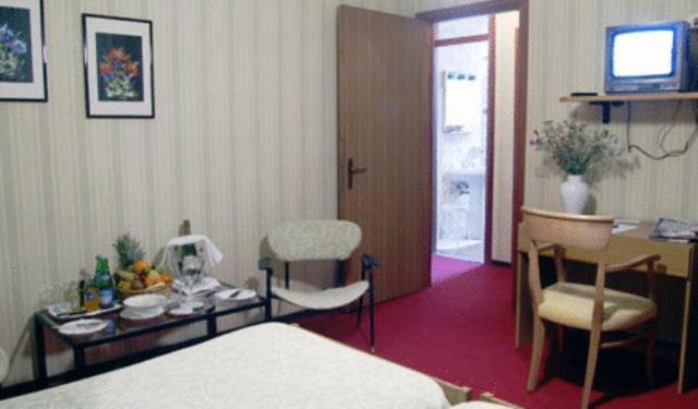 Triple Room image 1