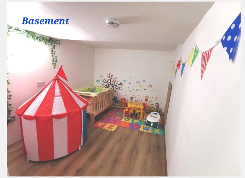 One-Bedroom Apartment image 3