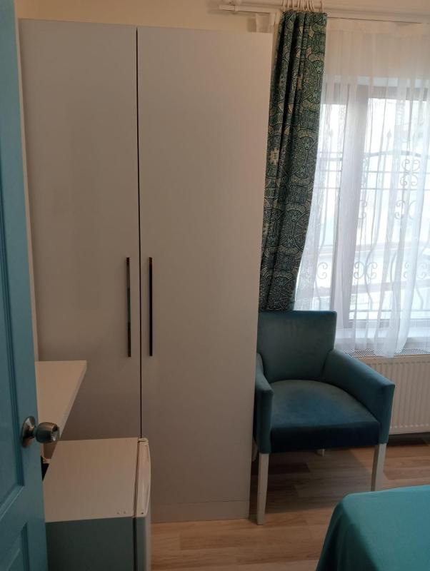 Single Room image 4