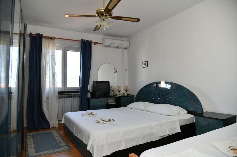 Apartments Valerija - image 6