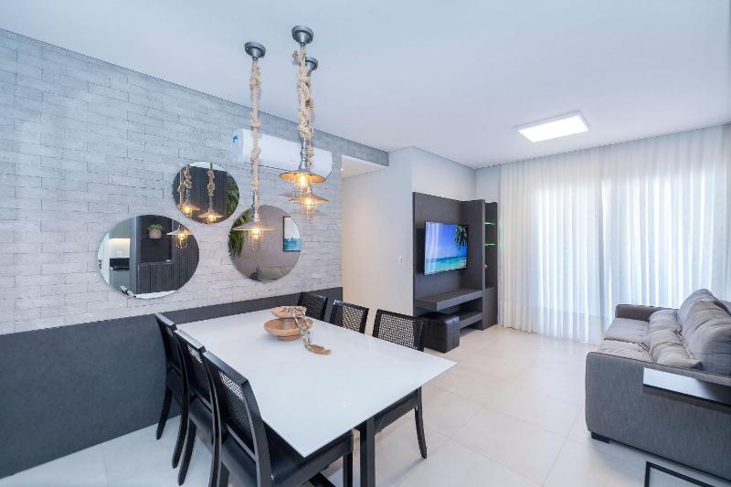 Adra 301 - 3 Bedrooms - 2 Parking Spaces | Downtown Bombinhas - image 3