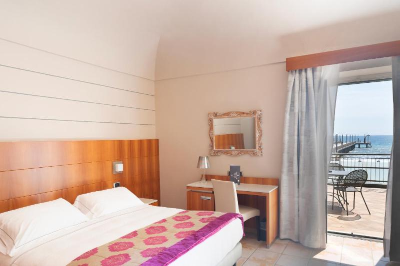 Comfort Double or Twin Room with Sea View - SPA Package image 3
