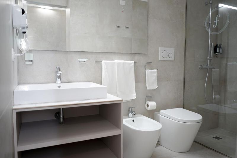 One-Bedroom Apartment image 2