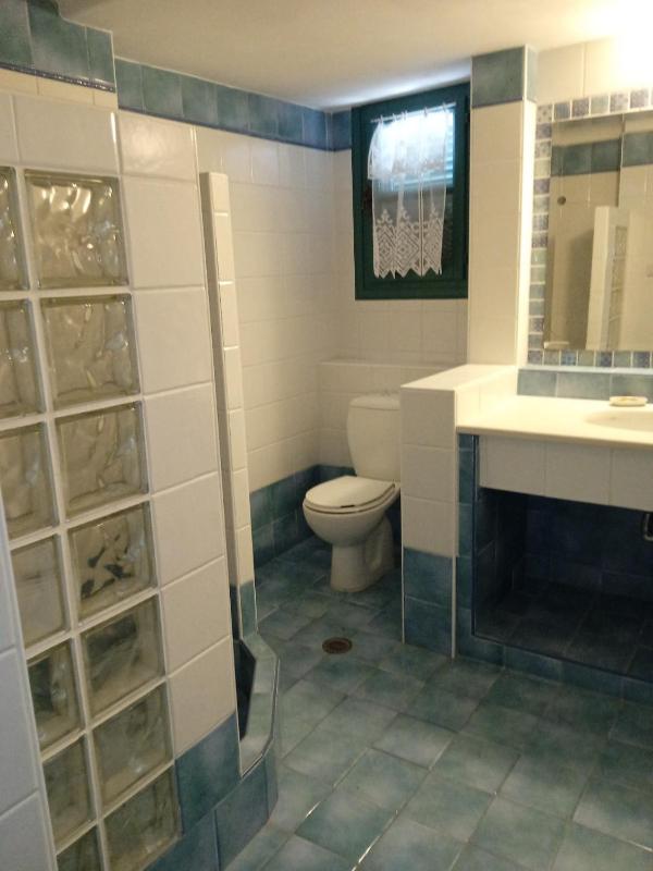 Deluxe Two-Bedroom Suite with Garden View image 2