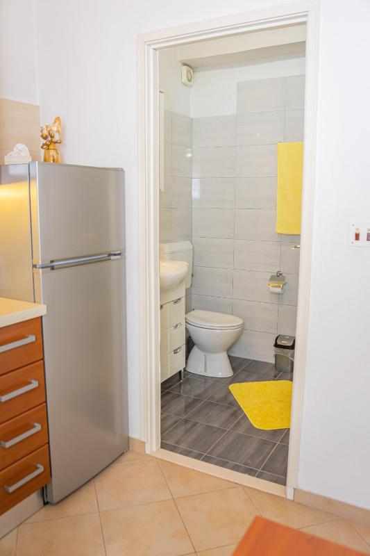 Eleonora Apartments Free Parking Garden & 5 Min to Beach - image 5