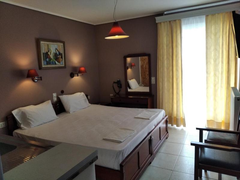 Double or Twin Room image 3
