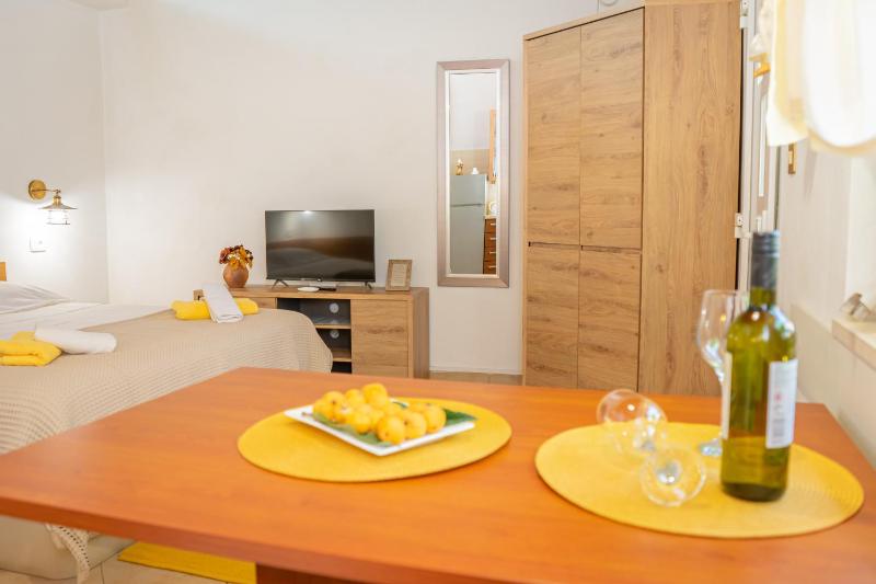 Eleonora Apartments Free Parking Garden & 5 Min to Beach - image 31