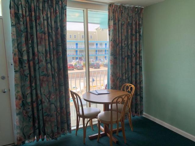 Standard Suite image 2