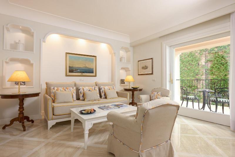 Royal Suite with Sea View image 2