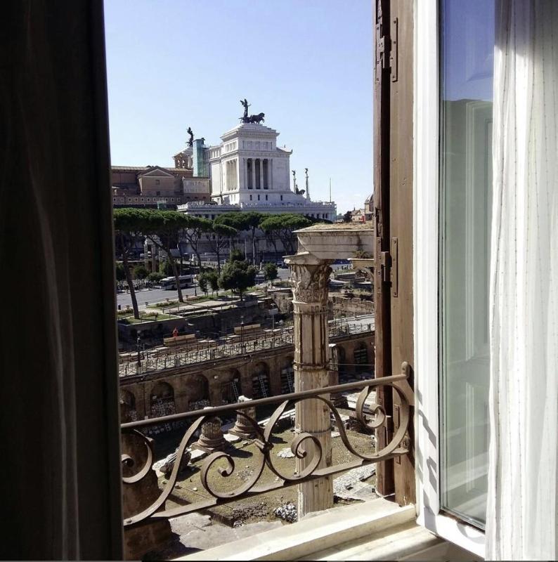 Superior Double or Twin Room with City View image 2