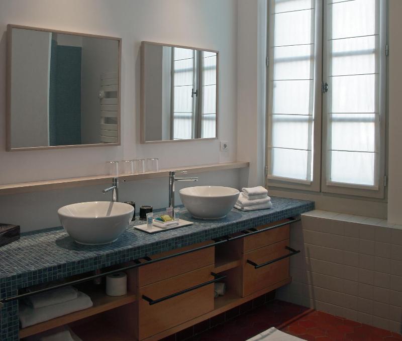 Ombres Suite image 2