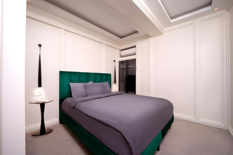 Three-Bedroom Apartment image 2