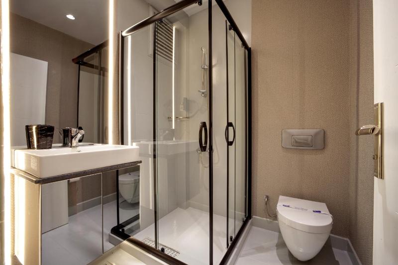 Three-Bedroom Apartment image 3