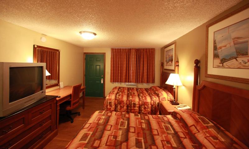 Double Room with Two Double Beds image 2