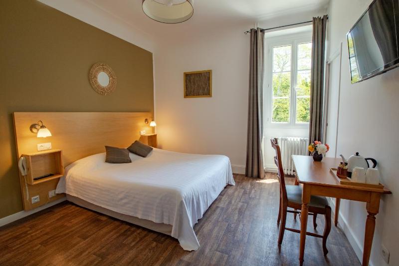 Double Room image 3