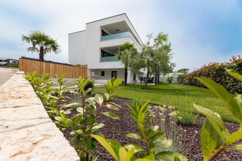 Casa Bella - image 1