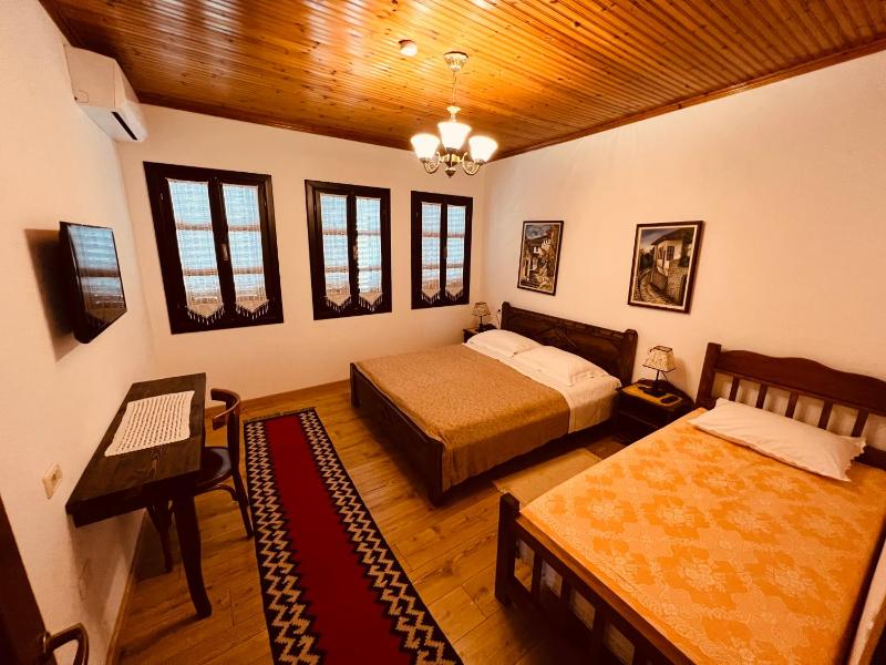 Two-Bedroom Apartment with city view image 1