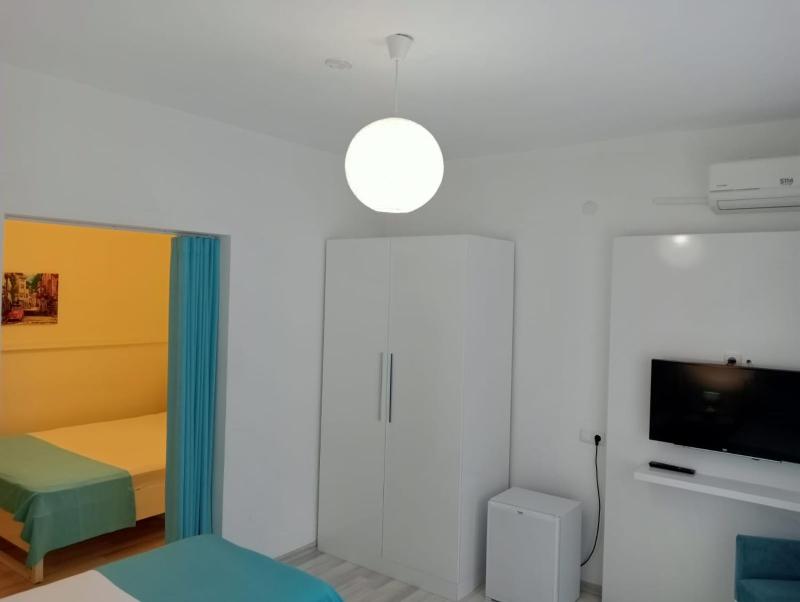 Family Room image 4