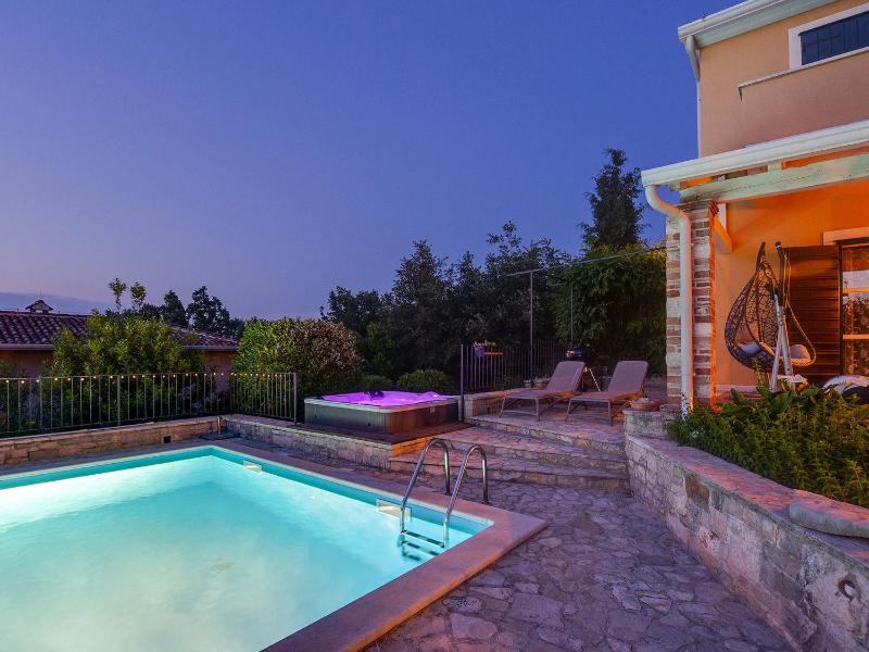 Villa Salvea with heated pool - image 46