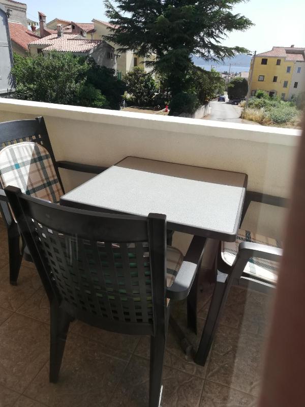 Comfort One-Bedroom Apartment with Balcony and Sea View image 1