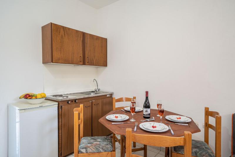 Iris Apartments - image 21