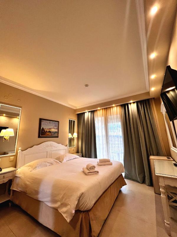 Triple Room with Garden View image 1