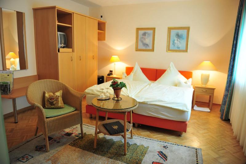 Standard Double Room image 2