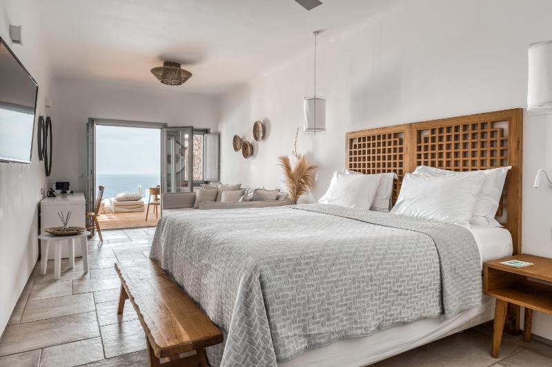 Premium Suite with Private Pool & Sea View image 1