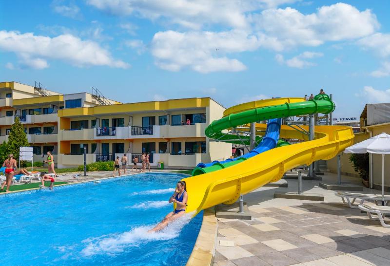 Hotel Glarus Beach& Aqua Park - image 1