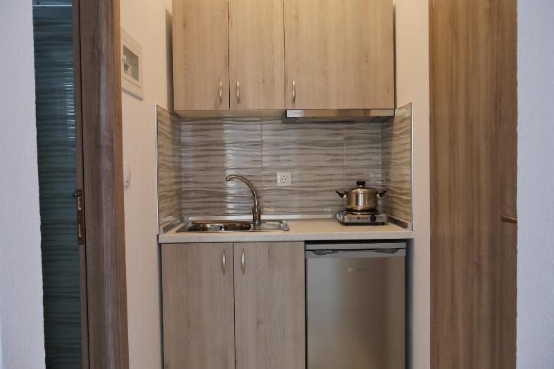 Standard Triple Room with Sea View image 4