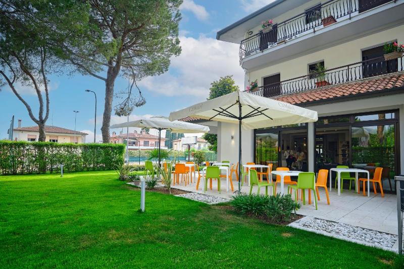 HOTEL VITTORIA - image 35