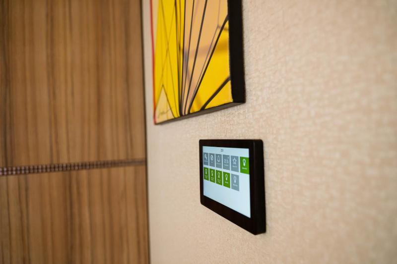 Queen Room - Mobility Access/Non-Smoking image 2