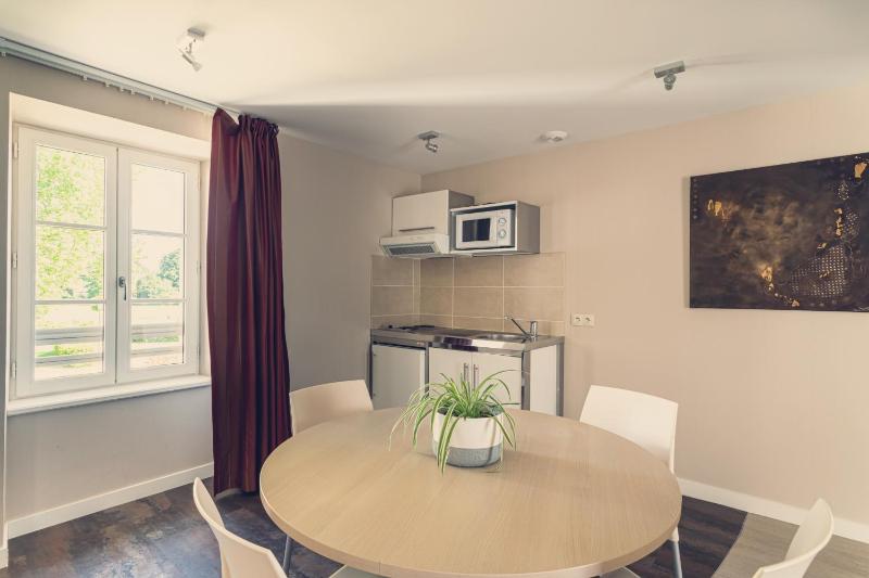 Apartment (4 Adults) image 4
