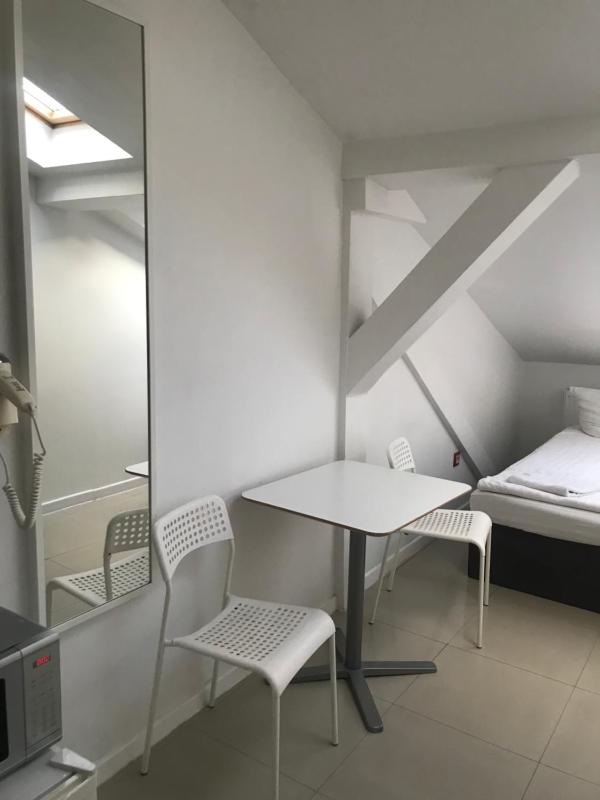 Hoża Apartments and Rooms - image 6