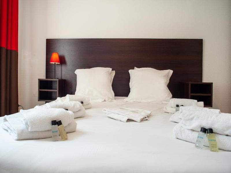 Two-Bedroom Apartment (6 Adults) image 4