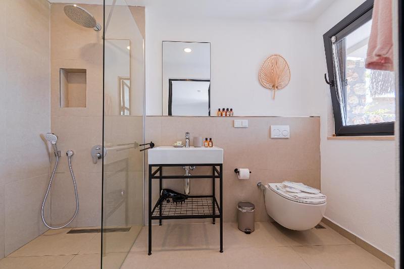 Kale Suites heated pool in winter adults only - image 36