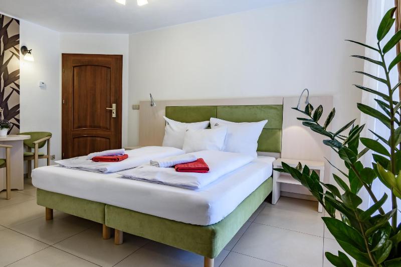 Single Room image 4