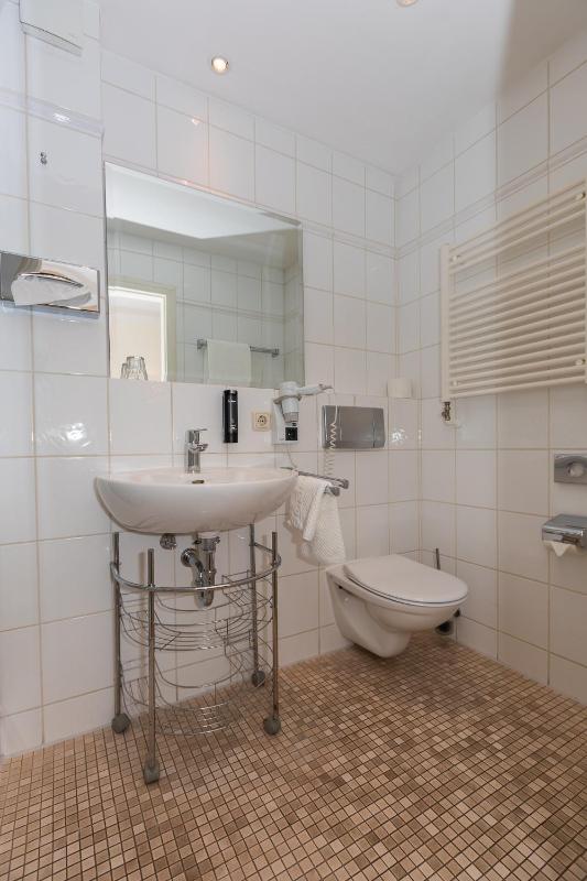 Kleines Doppelzimmer - Französisches Bett (140cm breit) - keine Hunde erlaubt image 3