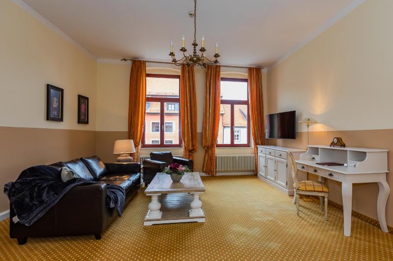 Suite - Annex (dogs not allowed) image 3
