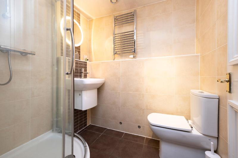 Standard Double Room image 2