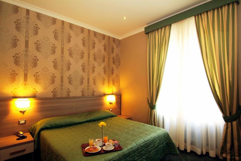 Double Room image 1