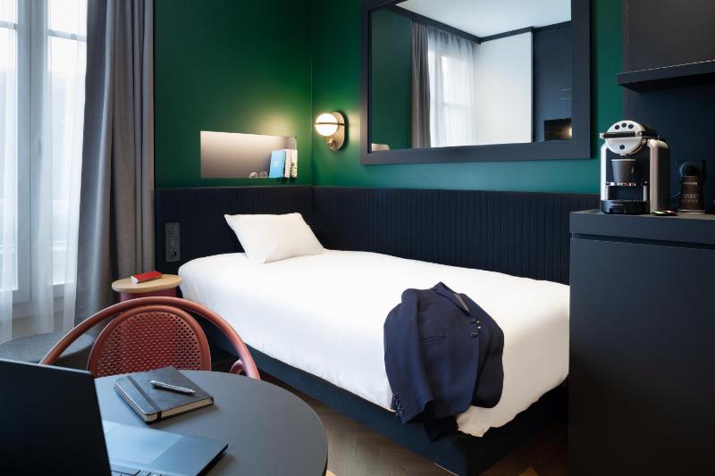 Standard Single Room image 4