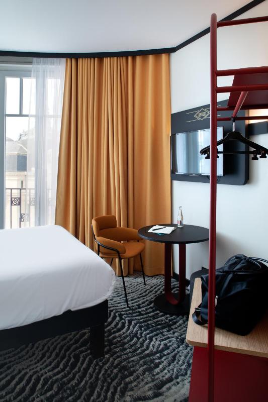 Superior Double Room image 3