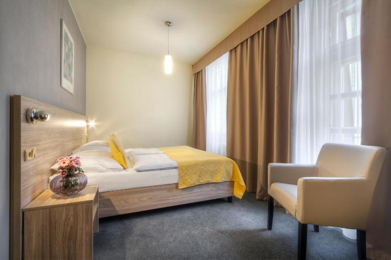 Superior Double or Twin Room image 2