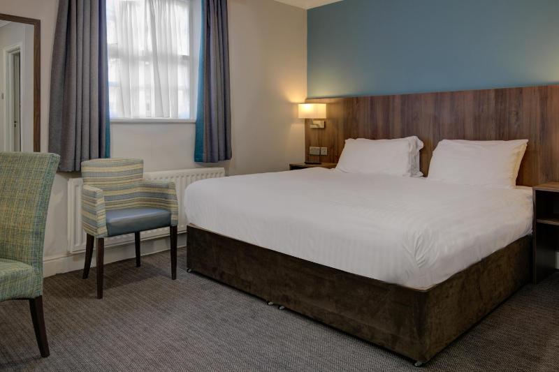 Standard Double Room image 4