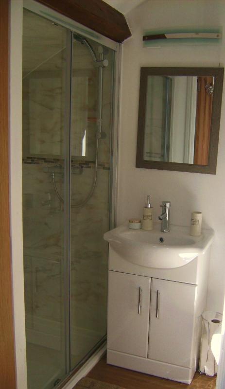 Double Room image 4