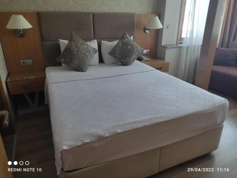 Standard Double or Twin Room image 1